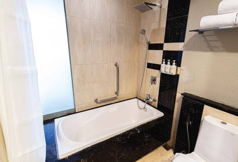 ダブルベッドスタンダードルーム, Holiday Inn Cikarang Jababeka, An Ihg