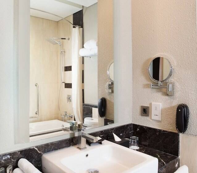 ダブルベッドスタンダードルーム, Holiday Inn Cikarang Jababeka, An Ihg