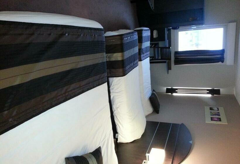 4인용 스탠다드 룸, Akena City Caudry