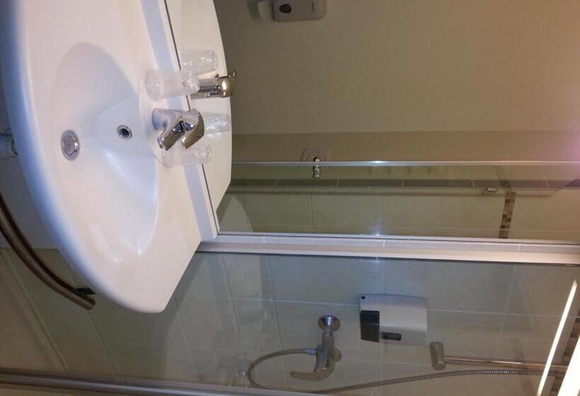 4인용 스탠다드 룸, Akena City Caudry