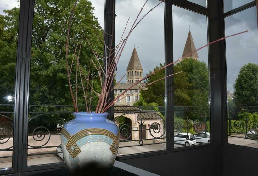 חדר סטנדרט לשלושה, Saint Philibert