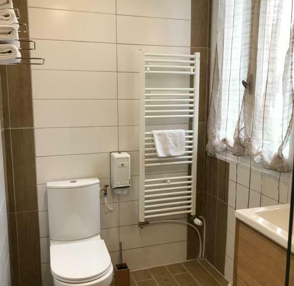 חדר סטנדרט לשלושה, Saint Philibert