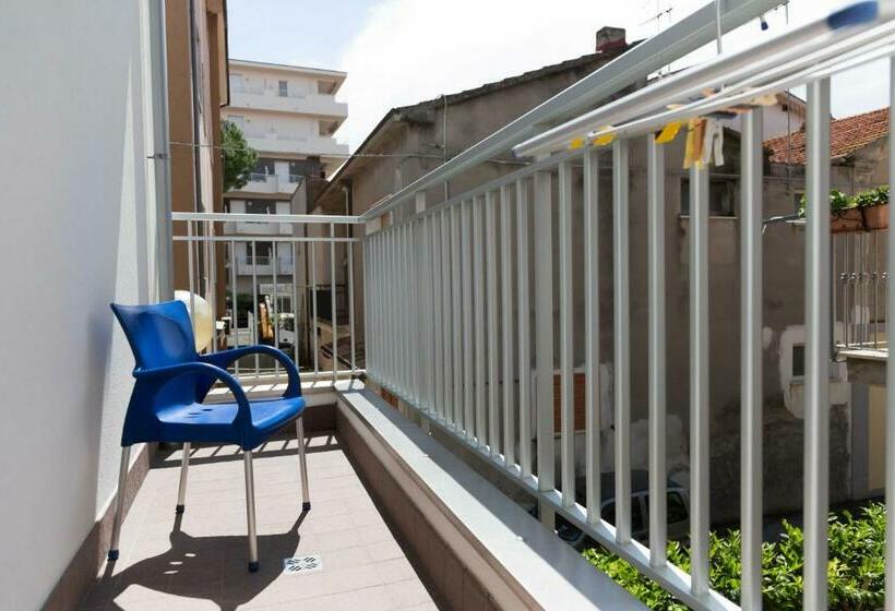 Camera Standard Singola con Balcone, Miramare