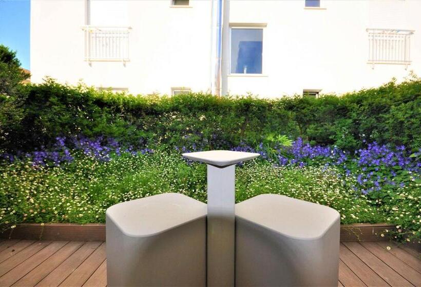 Camera Standard Interiore, Miramare