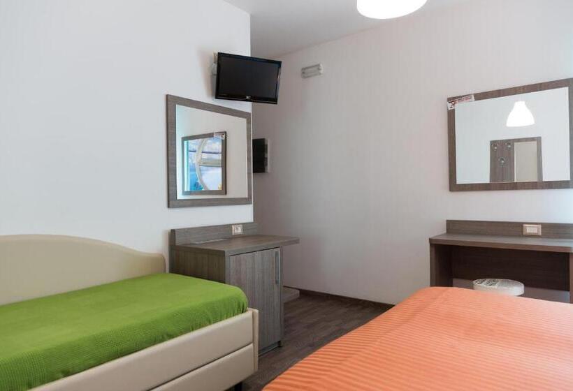 Camera Quadrupla Standard, Miramare