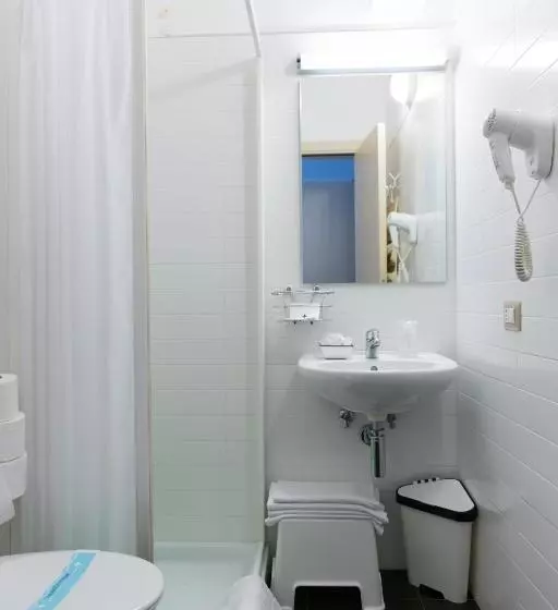 اتاق استاندارد چهار تخته, Miramare