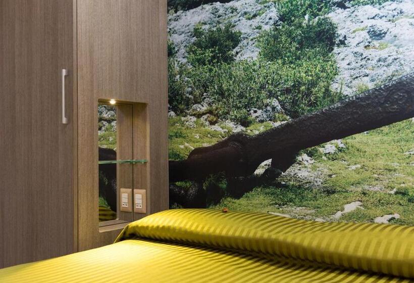 Camera Economy, Miramare