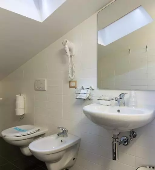 Economy Quadruple Room, Miramare