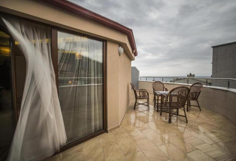 سوییت لوکس, Park Square