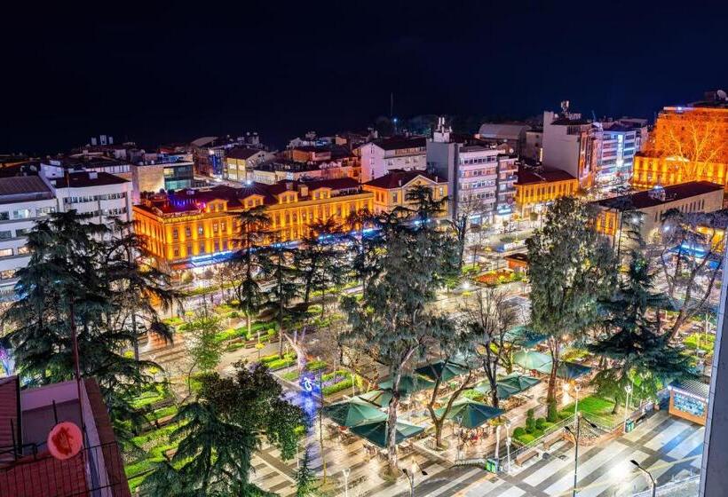 سوییت لوکس, Park Square