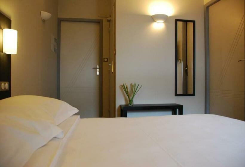 חדר קומפורט לשלושה, Ruthenium