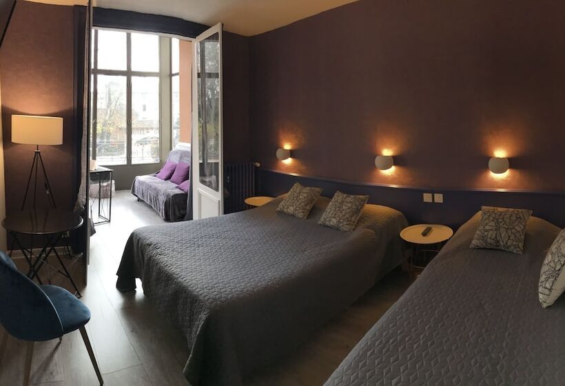 חדר סטנדרט לשלושה, Saint Philibert