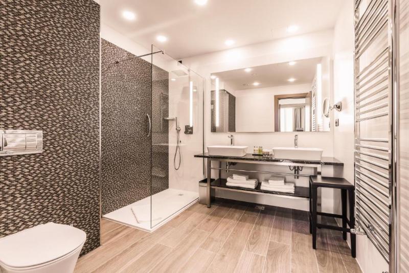 חדר סטנדרט לארבעה, Saint Philibert