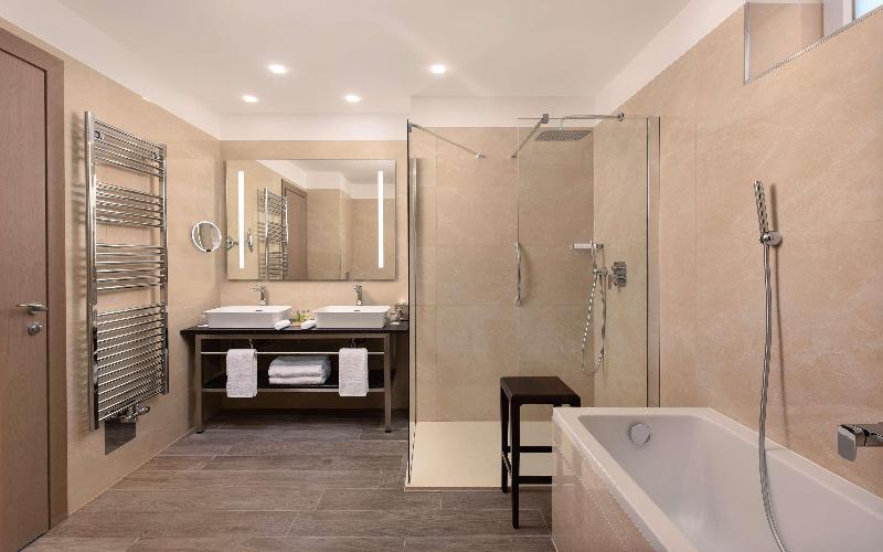 חדר סטנדרט לארבעה, Saint Philibert