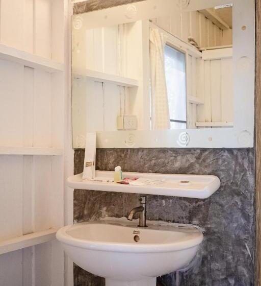 Villa 1 Makuuhuone, The C Samet Beach Resort Sha Plus