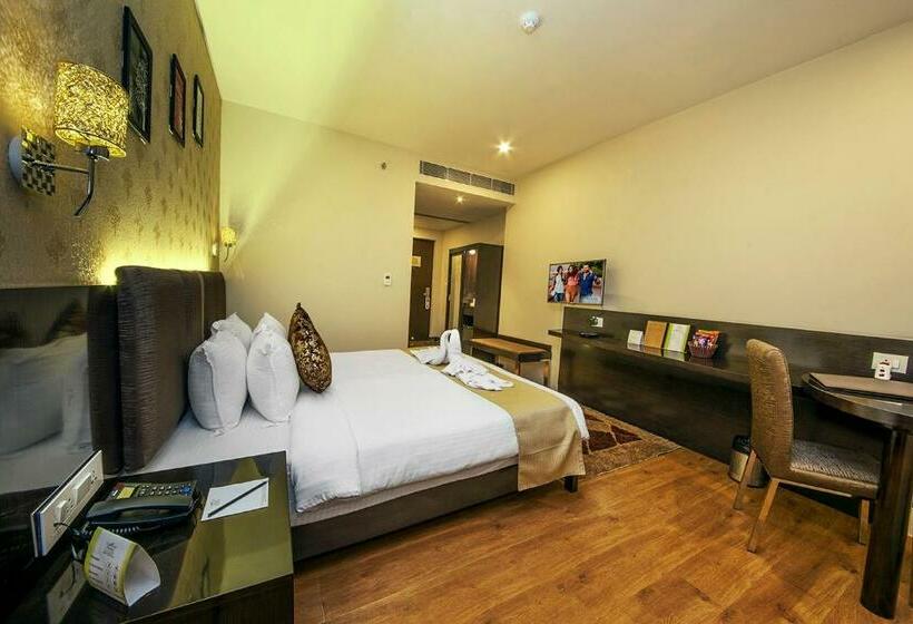 סוויטה, The Fern Residency Kolkata