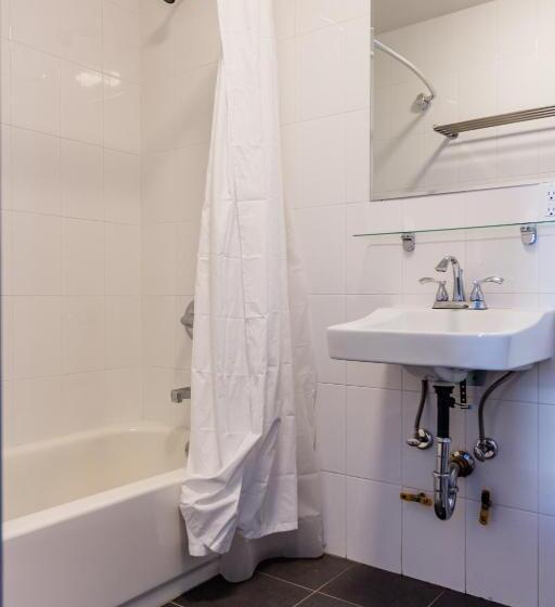 标准三人间, The Park Ave North