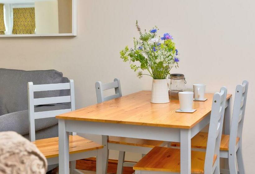 דירת שני חדרים, Howgills Apartments