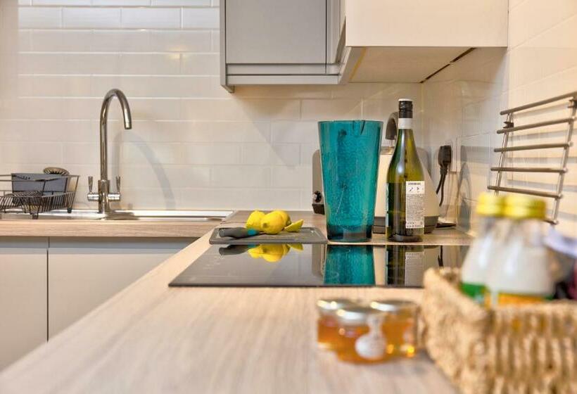 דירת שני חדרים, Howgills Apartments