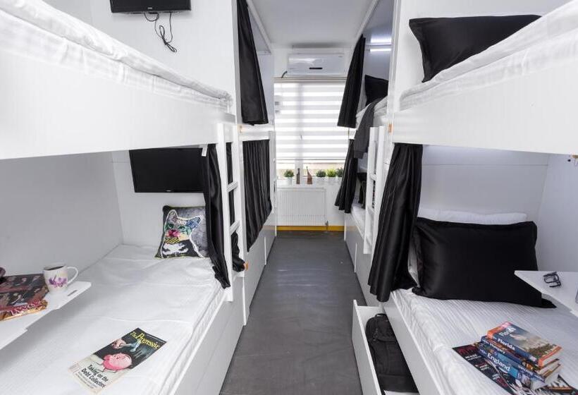 공동 객실, Inn 14 Hostel