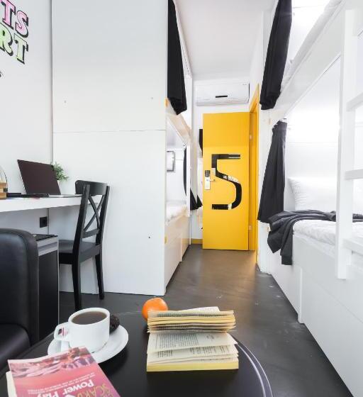 공동 객실, Inn 14 Hostel