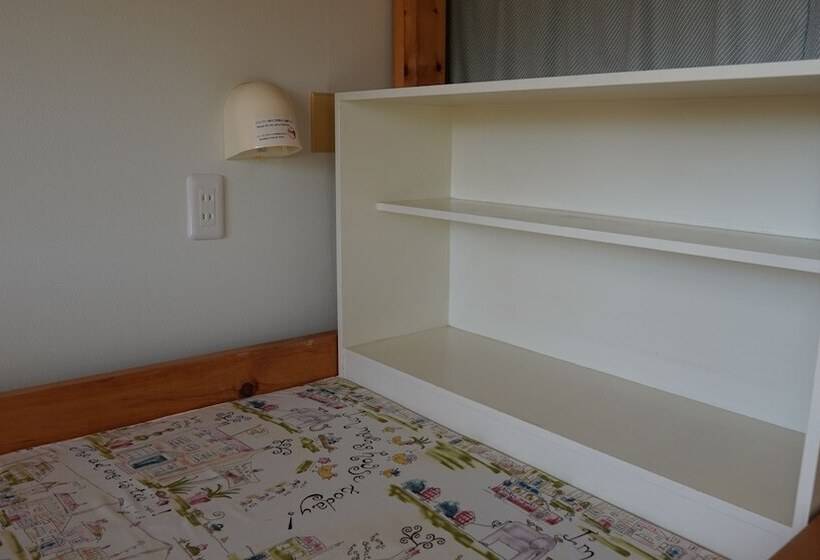 חדר אקונומי לארבעה, Kiyosato Ihatov Hostel