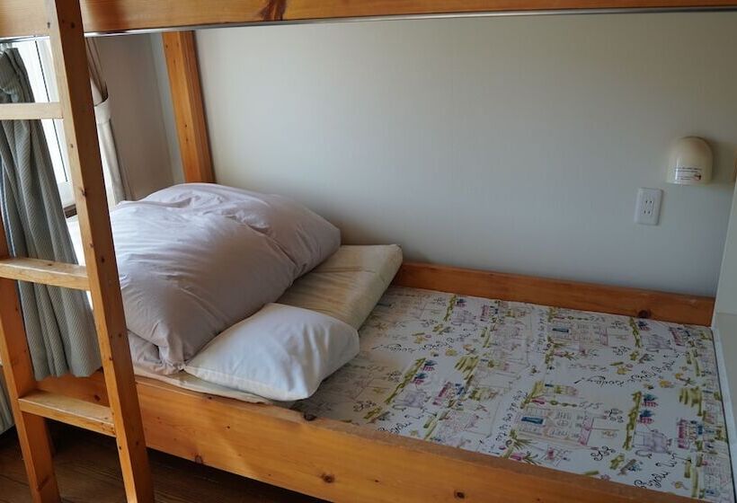 חדר אקונומי לארבעה, Kiyosato Ihatov Hostel