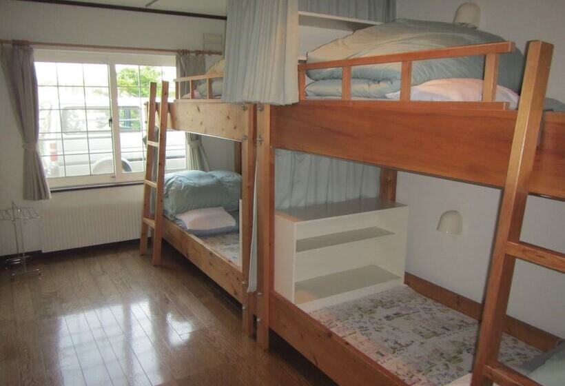 חדר אקונומי לארבעה, Kiyosato Ihatov Hostel