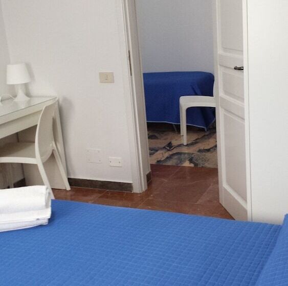 חדר סטנדרט לשלושה, Miss Sicily B&b