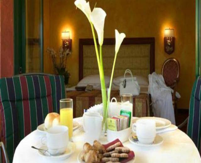 جناح جونيور مزوَّد بتراس, Motel Del Duca