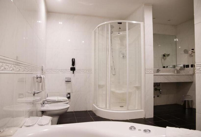 جناح مزود بجاكوزى, Motel Del Duca