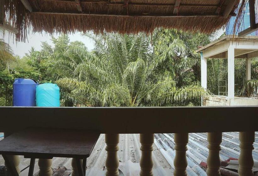 Quarto Estandar com Sacada, Marina Hut Guest House
