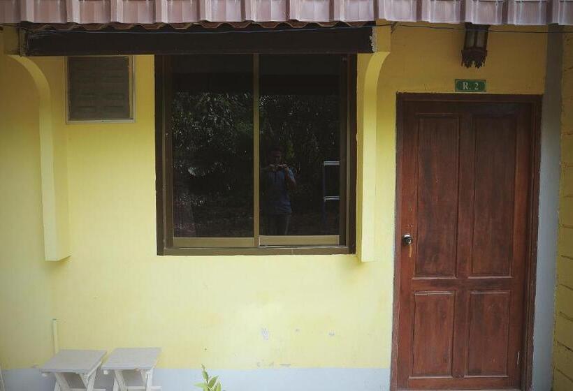 Quarto Basic, Marina Hut Guest House