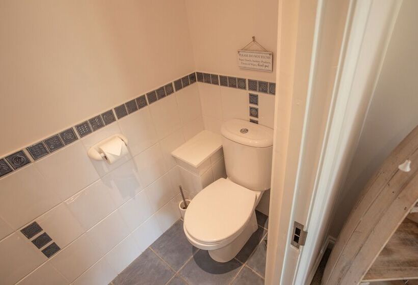 בית, 2 חדרי שינה, Newclose Farm