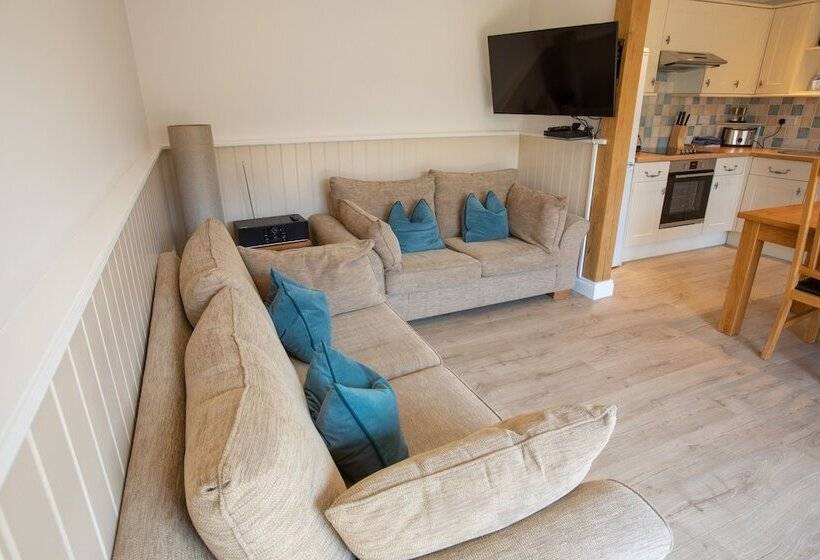 בית, 2 חדרי שינה, Newclose Farm