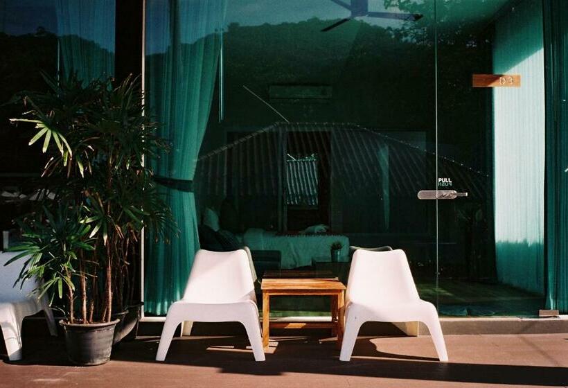 غرفة ديلوكس مطلّة علي البحر, Silver Beach Resort