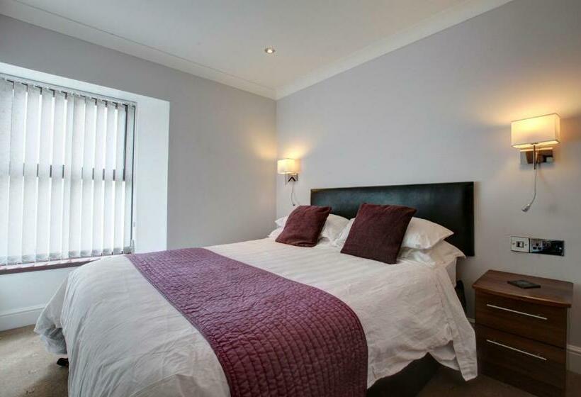 חדר דחוקס עם מיטת קינג, Farnham