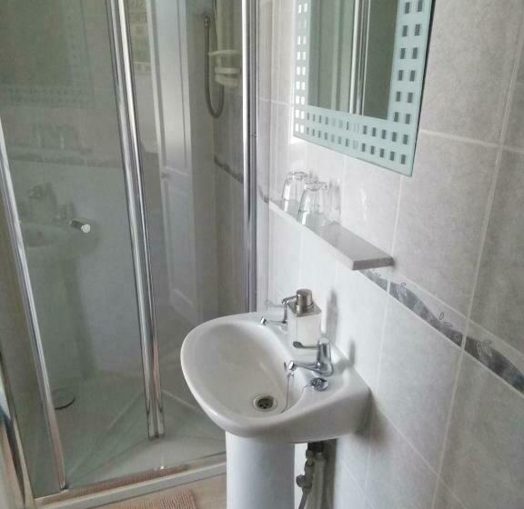 غرفة قياسية, Railway Cottage