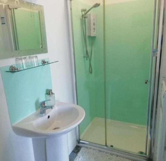 غرفة كلاسيكية, Railway Cottage