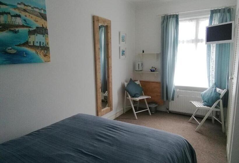 غرفة أساسية, Railway Cottage