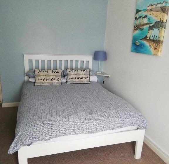 غرفة أساسية, Railway Cottage