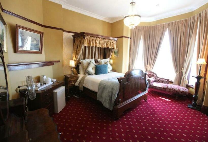 디럭스 스위트, The Grand On Macfie