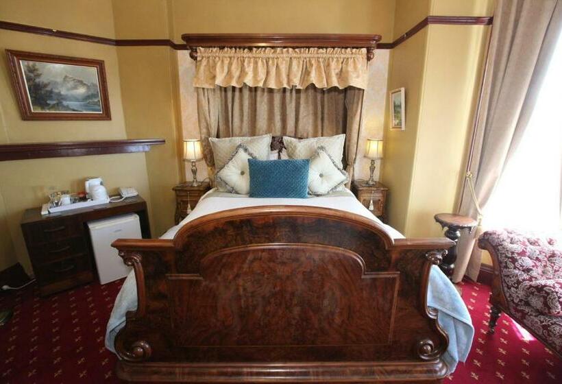 디럭스 스위트, The Grand On Macfie