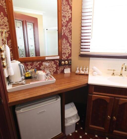 스위트 킹사이즈 침대, The Grand On Macfie