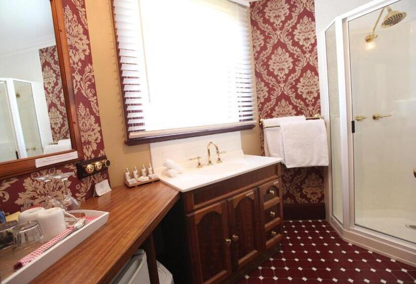 스위트 킹사이즈 침대, The Grand On Macfie