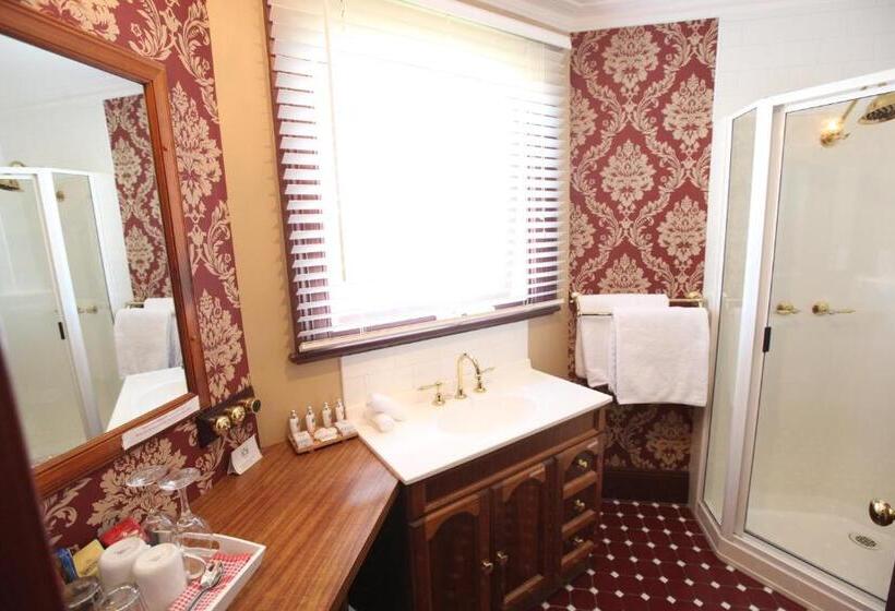 스위트 킹사이즈 침대, The Grand On Macfie