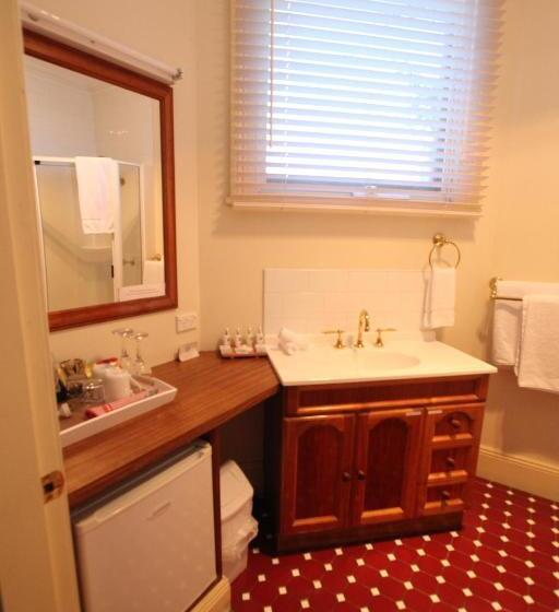 스위트 킹사이즈 침대, The Grand On Macfie