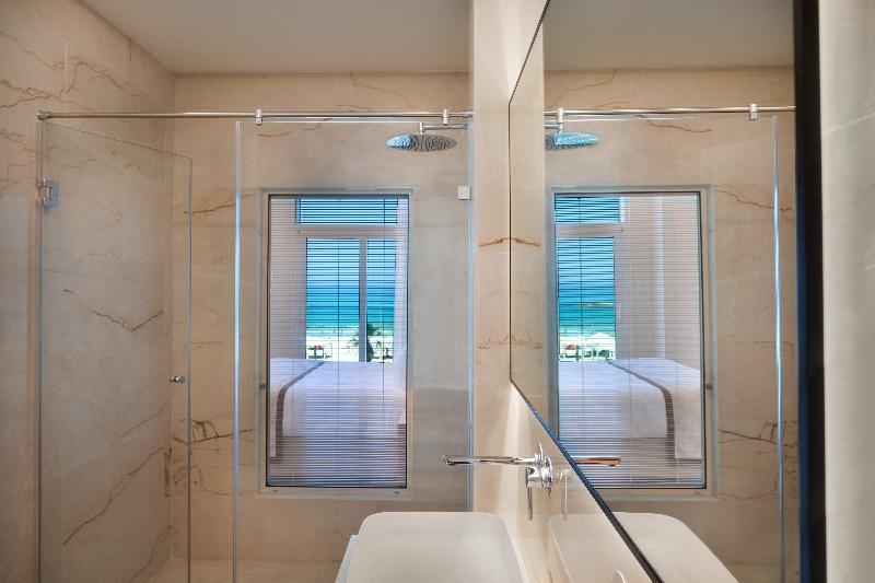 디럭스 스위트, The Grand On Macfie