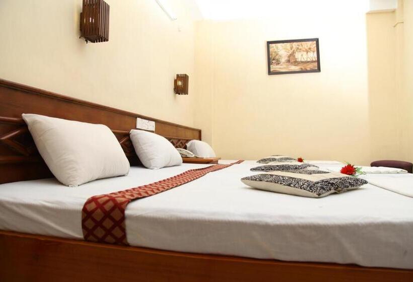 חדר סטנדרט לשלושה, Brighten