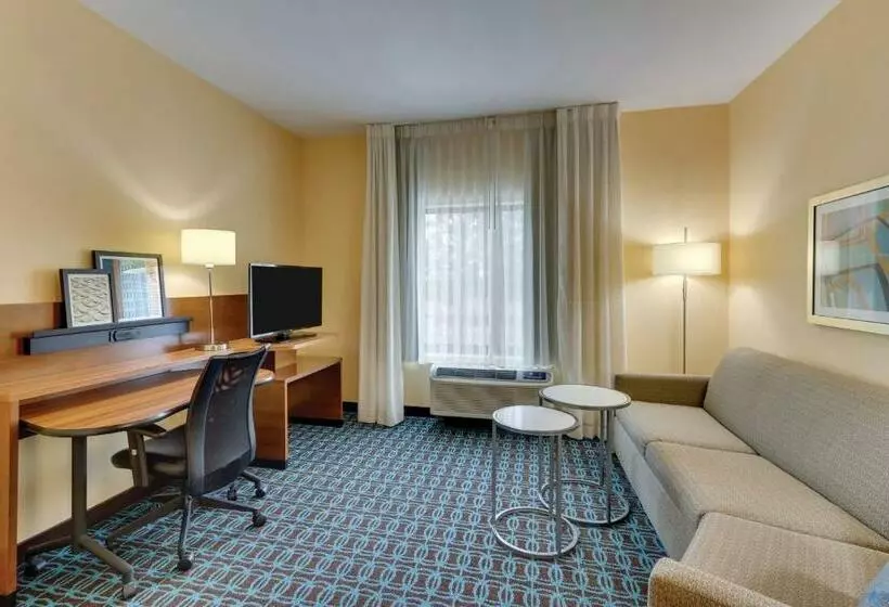 キングサイズベッドのスイートルーム, Fairfield Inn & Suites By Marriott Dunn I 95